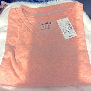 The Children’s Place boy’s 2 pack V neck T shirts. Size XXL/16. New with tags